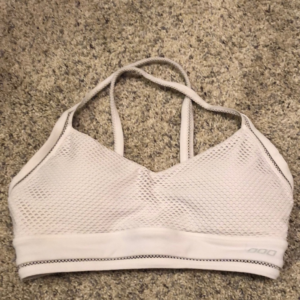White padded Lorna Jane sports bra. Size 32B.